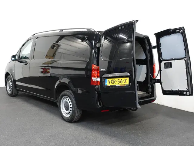 Mercedes-Benz Vito 114 CDI Lang 2024 Diesel 32