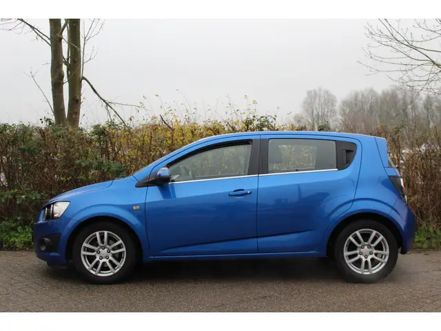 Chevrolet Aveo 1.6 2012 Benzine 2