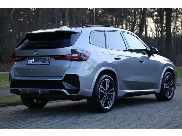 BMW X1 xDrive30e 2023 Hybride Benzine 7