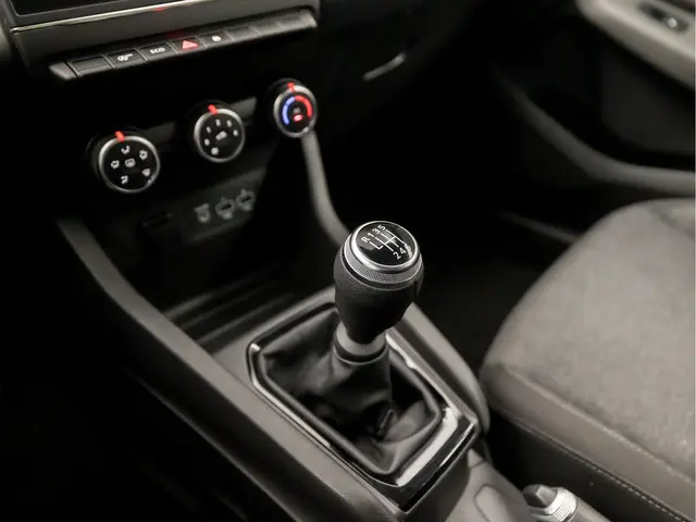 Renault Clio 1.0 TCe 90 Equilibre Sport 2022 Benzine 10