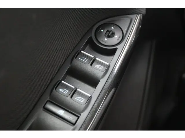 Ford Focus 1.0 TITANIUM ED. 2015 Benzine 26