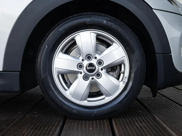 MINI 3-Deurs Cooper 2021 Benzine 6