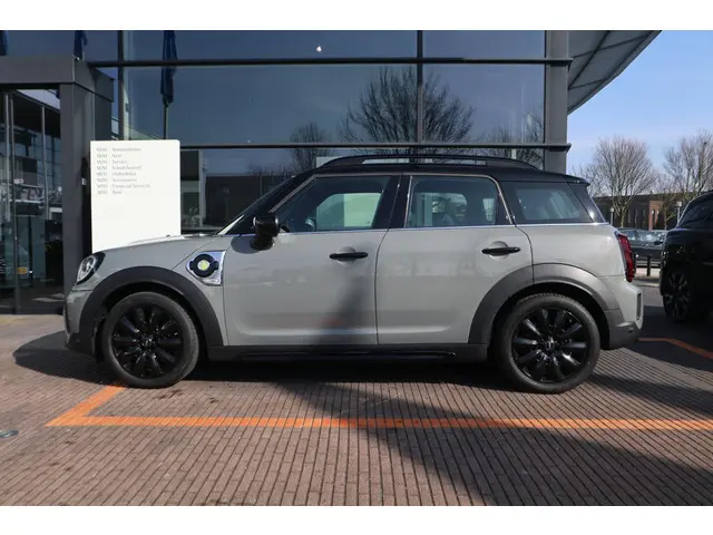 MINI Countryman Cooper SE ALL4 2021 Hybride Benzine 3