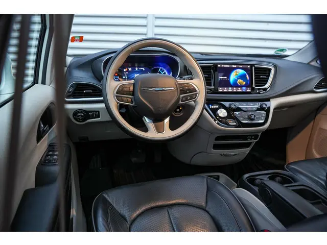 Chrysler Pacifica 3.6 V6 Hybrid 2021 Benzine 4
