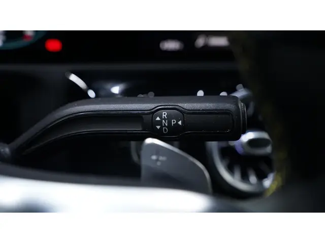 Mercedes-Benz A-Klasse 250 Premium Plus 2019 Benzine 14