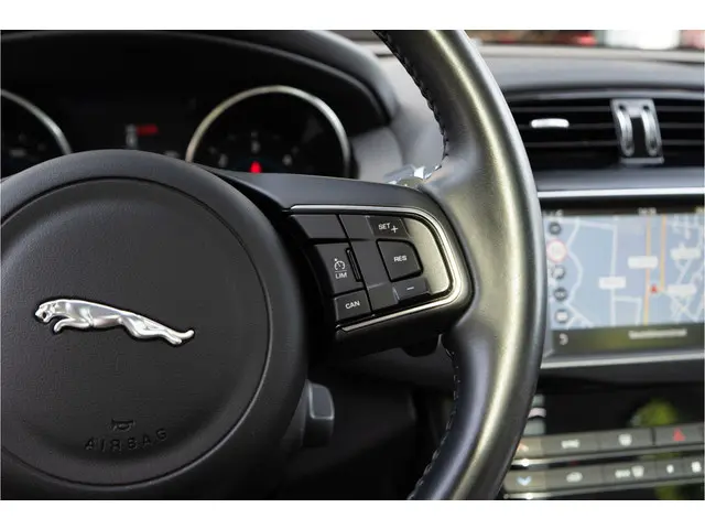 Jaguar F-PACE 2.0 Portfolio Pano AWD 20d 2017 Diesel 19