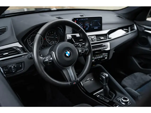 BMW X1 sDrive20i Centennial Executive 2016 Benzine 10
