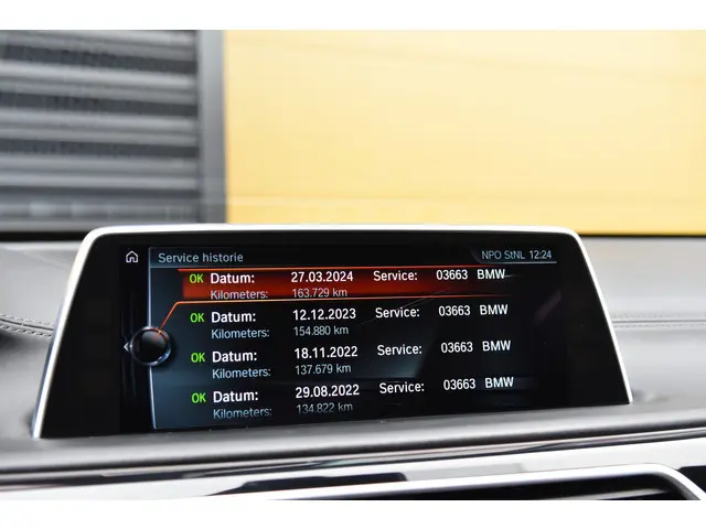 BMW 7 Serie 740Li High Executive 2016 Benzine 29