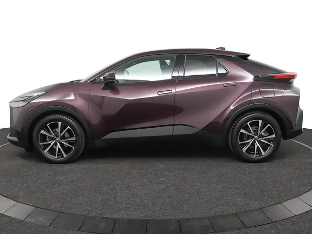 Toyota C-HR 1.8 Hybrid 140 Dynamic 2024 Hybride Benzine 3