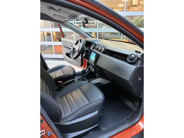 Dacia Duster 1.3 TCe Extreme automaat! 2022 Benzine 8