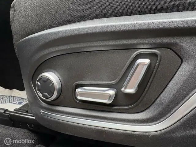 Lynk & Co 01 1.5 Black 2022 Hybride Benzine 19