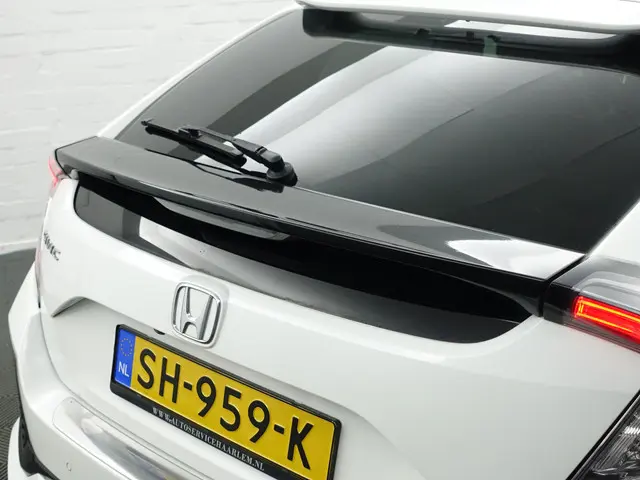 Honda Civic 1.0 i-VTEC Executive Aut- 2018 Benzine 35