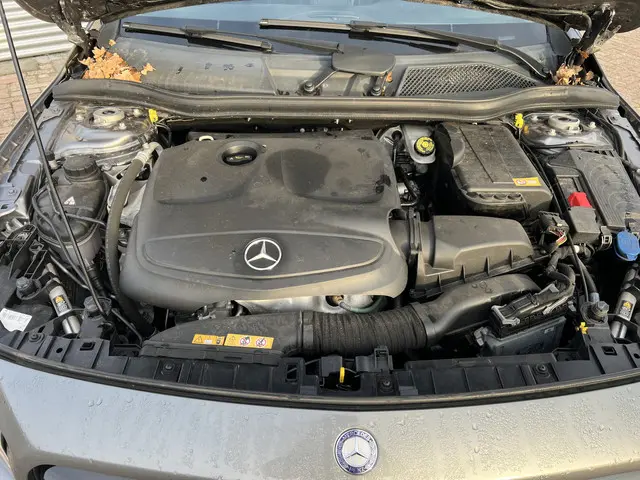 Mercedes-Benz GLA 200 Edition 1 2014 Benzine 15