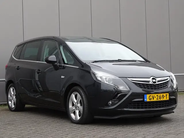 Opel Zafira Tourer 1.4 Cosmo 7p navi LM airco 2013 Benzine 4