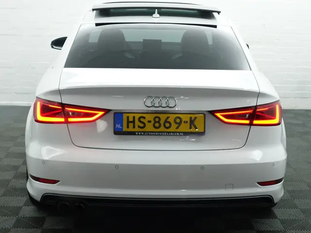 Audi A3 Limousine 1.4 TFSI S-line Aut- 2016 Benzine 37