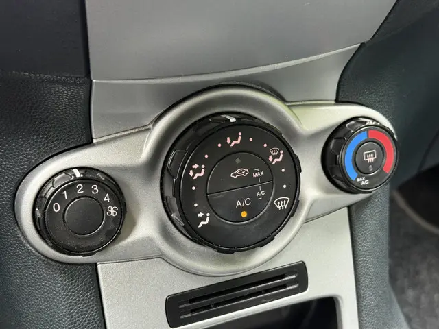 Ford Fiesta 1.25 Limited 2012 Benzine 12