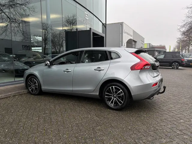 Volvo V40 1.6 T4 Momentum 2013 Benzine 18