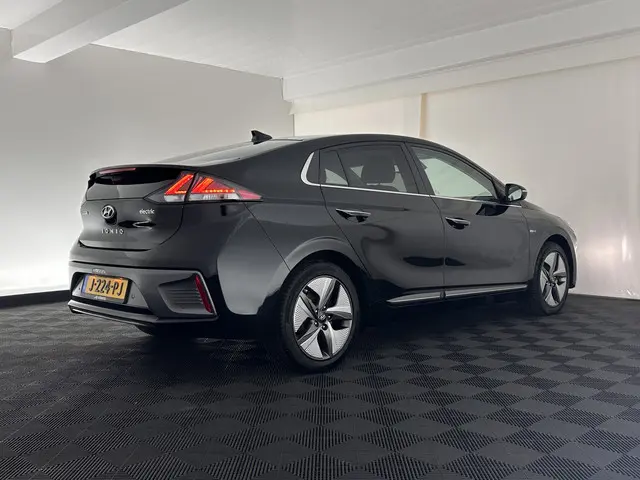 Hyundai IONIQ Premium EV 38 kWh {SOH-97%} 2020 Elektrisch 6