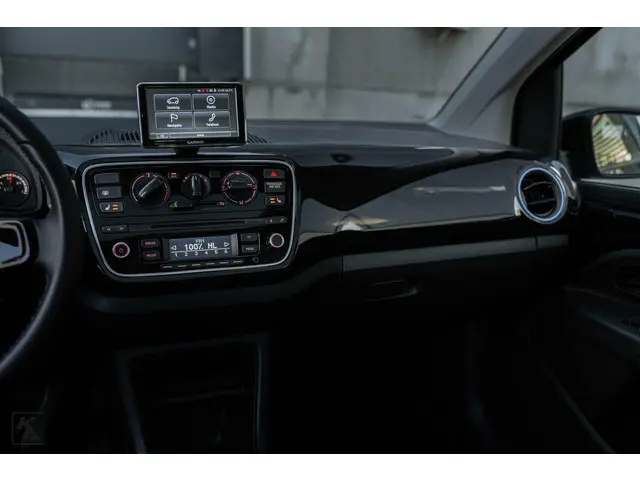 Volkswagen up! 1.0 2014 | CUP Up! | Pano | Lage KM 2014 Benzine 34