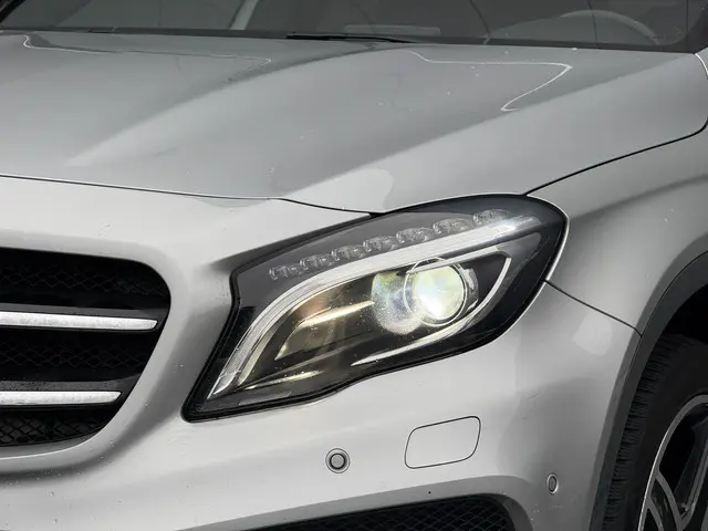 Mercedes-Benz GLA 200 Prestige AMG 2015 Benzine 17