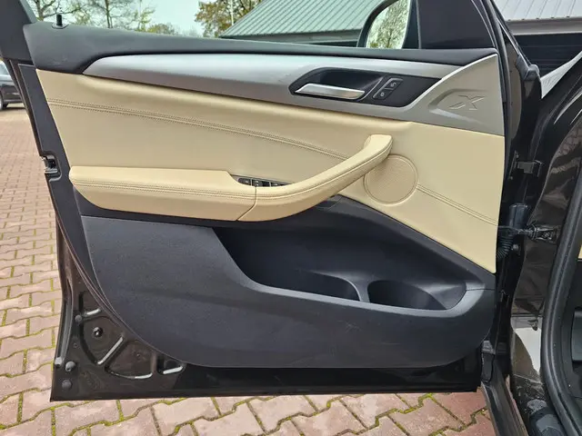 BMW X3 xDrive20i High Executive 2018 Benzine 35