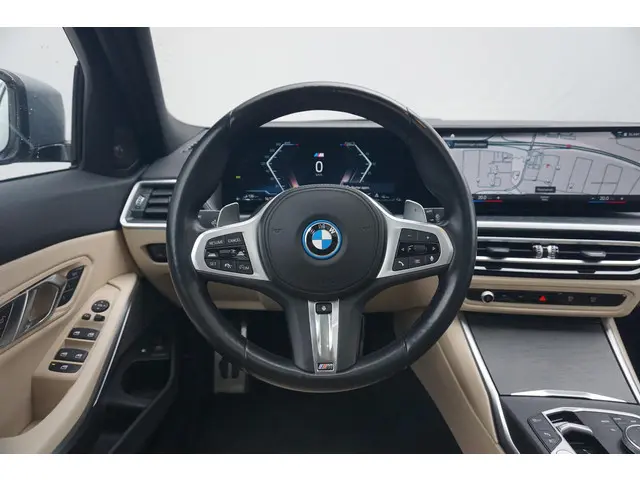 BMW 3 Serie Touring 330e xDrive 2022 Hybride Benzine 9
