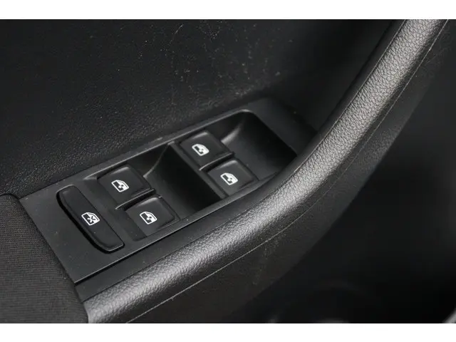 Škoda Fabia 1.2 TSI JOY zeer nette staat 2016 Benzine 23