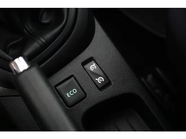 Renault Captur 1.2 TCe Limited 120 PK. 2017 Benzine 27