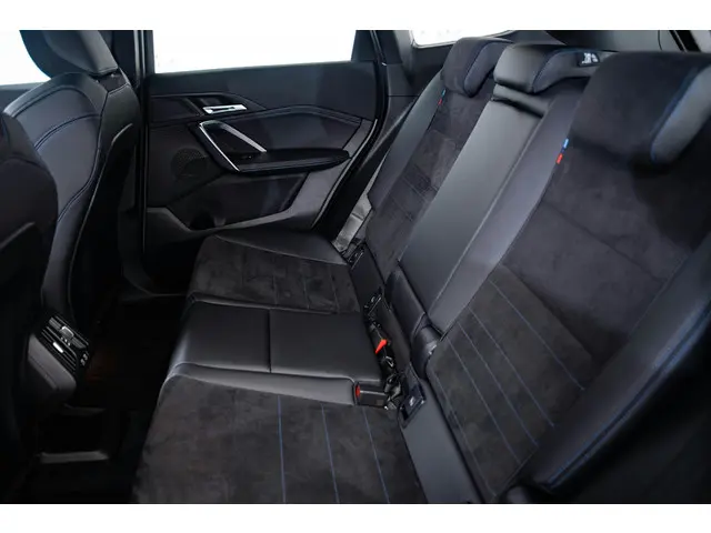 BMW X1 xDrive25e 2025 Hybride Benzine 21