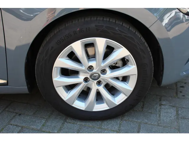 Renault Clio 1.3 TCe Intens 2020 Benzine 18