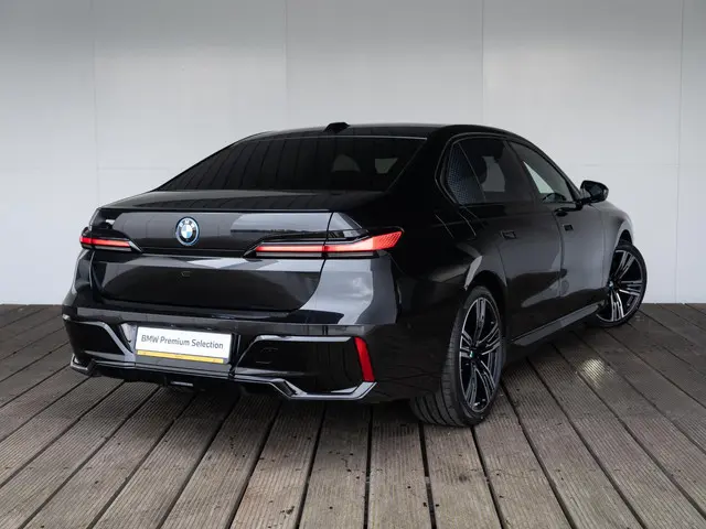 BMW i7 xDrive60 2024 Elektrisch 2