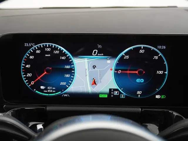 Mercedes-Benz EQA 250 67 kWh 2023 Elektrisch 32