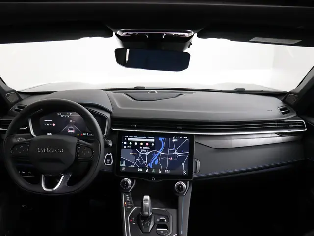 Lynk & Co 01 3
