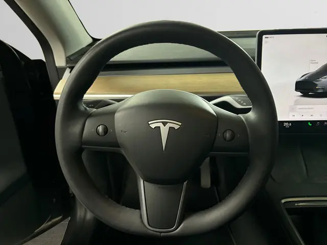 Tesla Model Y RWD 58 kWh 2023 Elektrisch 11