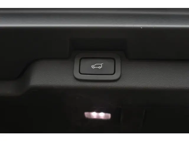 Land Rover Discovery 3.0 Td6 HSE Luxury 2018 Diesel 21