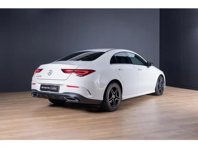 Mercedes-Benz CLA Coupé 180 AMG Line 2023 Benzine 2