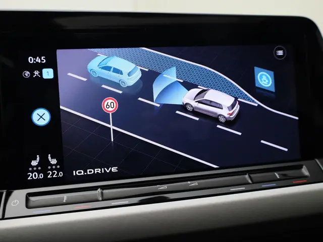 Volkswagen Golf 1.0TSI/110PK Life 2024 Benzine 35