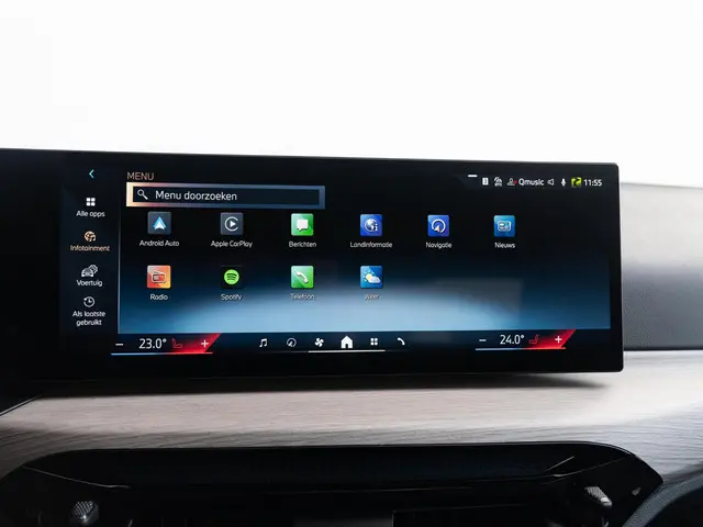 BMW 3 Serie Sedan 318i 2025 Benzine 32