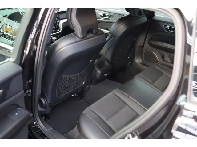 Volvo V60 2.0 T5 Momentum | 2018 Benzine 21