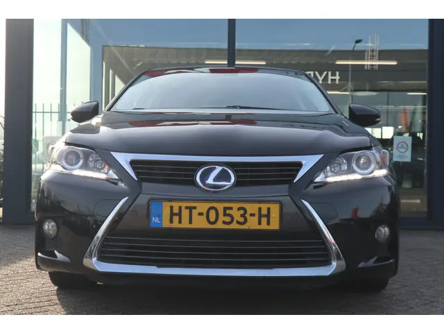 Lexus CT 200h 25th Edition 2015 Hybride Benzine 11