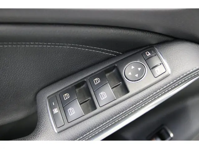 Mercedes-Benz CLA 180 2014 Benzine 18