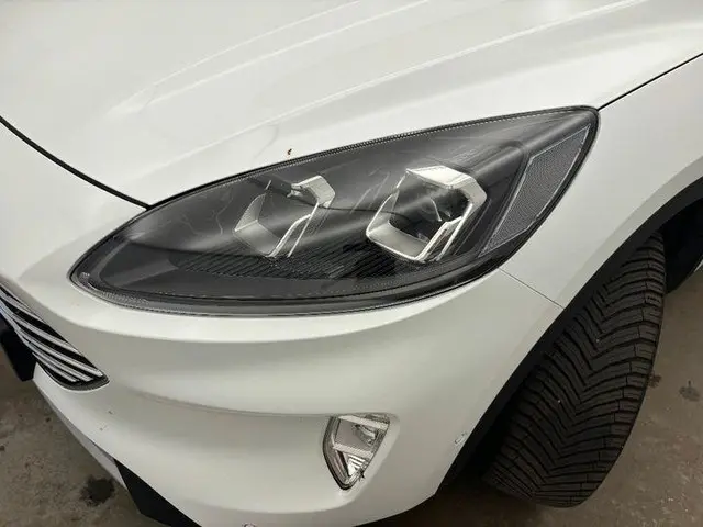 Ford Kuga 2.5 PHEV Titanium 2023 Hybride Benzine 26