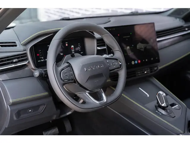 Lynk & Co 01 1.5 Core 2025 Hybride Benzine 2