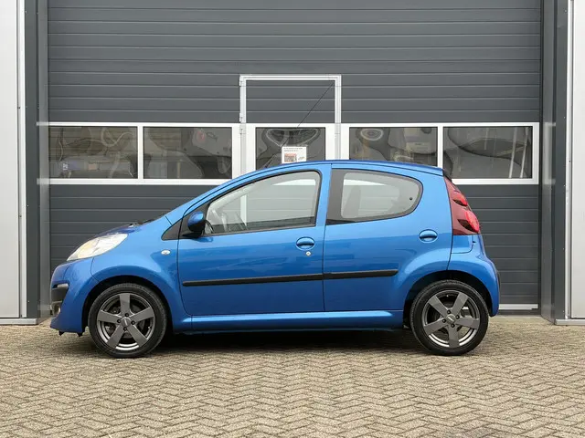 Peugeot 107 1.0 Active 2014 Benzine 5