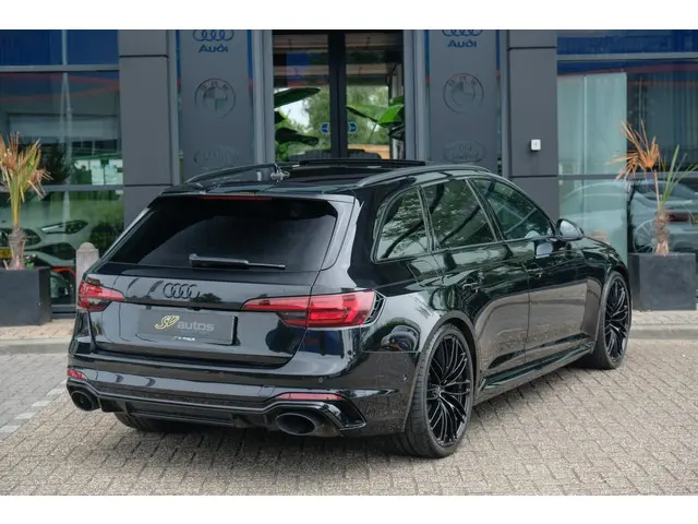 Audi RS4 2