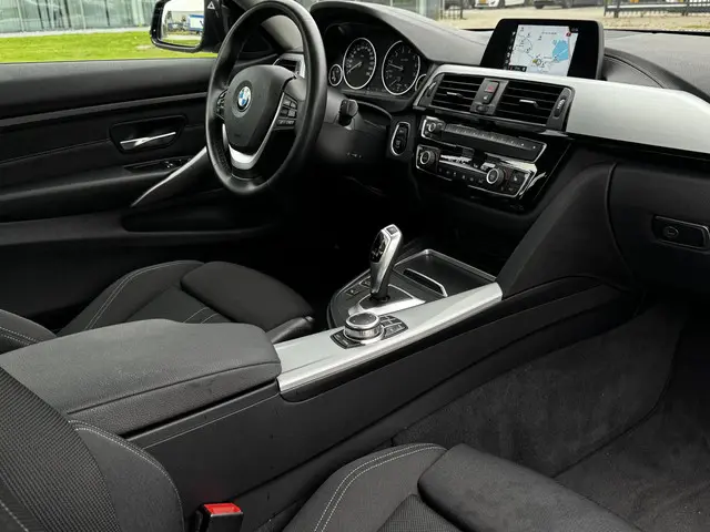 BMW 4 Serie Coupé 420i High Executive 2019 Benzine 8