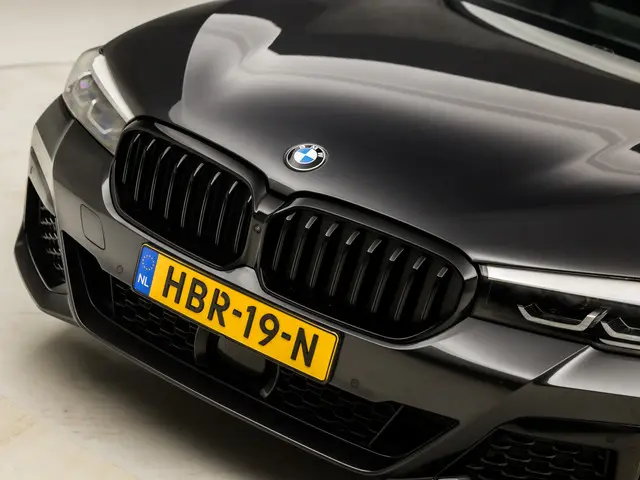 BMW 5 Serie Touring 530i xDrive M Sport 2023 Benzine 43