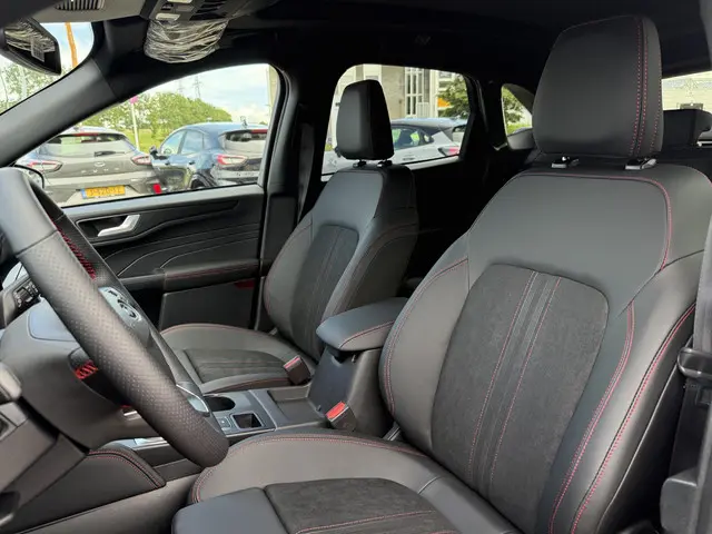 Ford Kuga 2.5 PHEV ST-Line X 2025 Hybride Benzine 22