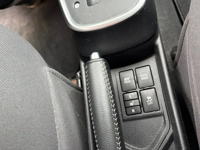 Toyota Yaris 1.5 Hybrid Executive 2018 Hybride Benzine 11