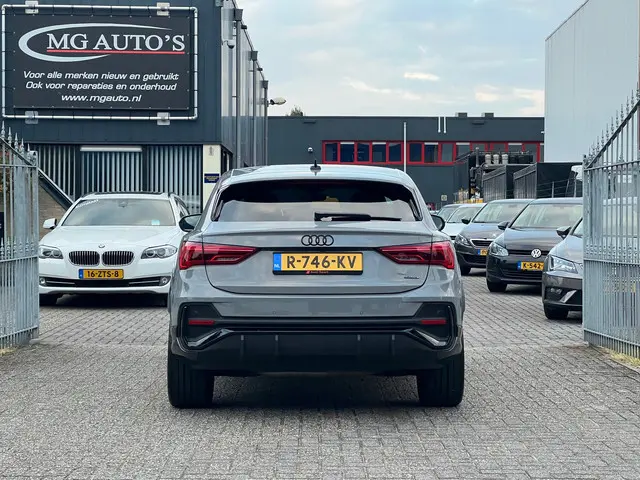 Audi Q3 SPORTBACK 40 TFSI quattro S Edition 2021 Benzine 4